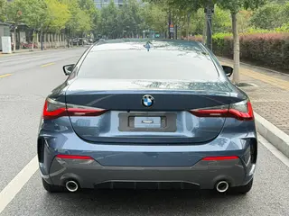 BMW 4 Series 2022 425i M Sports suit interior photo 10 BMW 4 Series 2022 425i M Sports suit interior photo 10