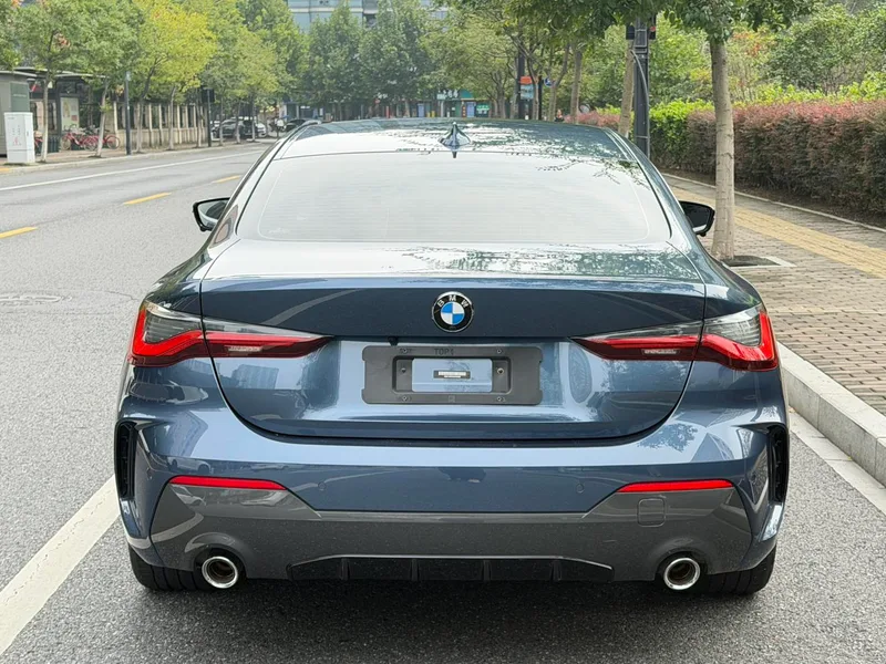 BMW 4 Series 2022 425i M Sports suit interior photo 10 BMW 4 Series 2022 425i M Sports suit interior photo 10