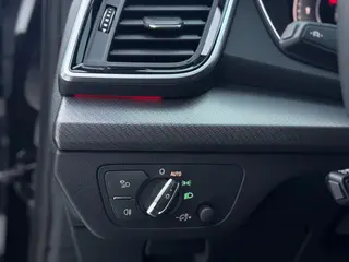 Audi Q5L 2022 Restyling 40T Deluxe Dynamic interior photo 11 Audi Q5L 2022 Restyling 40T Deluxe Dynamic interior photo 11