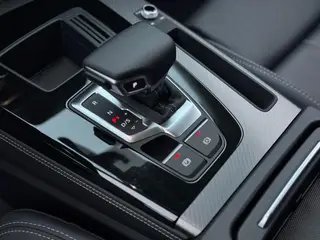 Audi Q5L 2022 Restyling 40T Deluxe Dynamic interior photo 12 Audi Q5L 2022 Restyling 40T Deluxe Dynamic interior photo 12