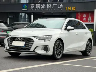Audi A3 2023 Sportback 35 TFSI Deluxe Elegant