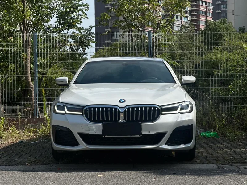 BMW 5 Series 2023 Restyling 530Li Leading Type M Sports suit exterior photo 2 BMW 5 Series 2023 Restyling 530Li Leading Type M Sports suit exterior photo 2