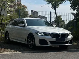 BMW 5 Series 2023 Restyling 530Li Leading Type M Sports suit exterior photo 3 BMW 5 Series 2023 Restyling 530Li Leading Type M Sports suit exterior photo 3