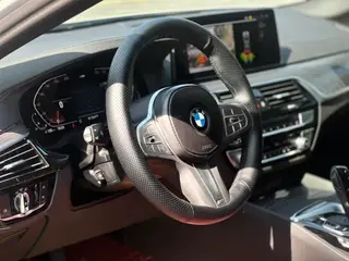 BMW 5 Series 2023 Restyling 530Li Leading Type M Sports suit exterior photo 7 BMW 5 Series 2023 Restyling 530Li Leading Type M Sports suit exterior photo 7