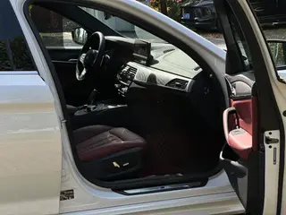 BMW 5 Series 2023 Restyling 530Li Leading Type M Sports suit exterior photo 10 BMW 5 Series 2023 Restyling 530Li Leading Type M Sports suit exterior photo 10