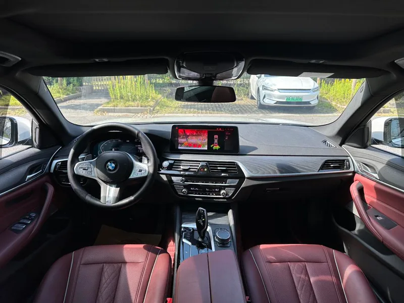 BMW 5 Series 2023 Restyling 530Li Leading Type M Sports suit interior photo 12 BMW 5 Series 2023 Restyling 530Li Leading Type M Sports suit interior photo 12
