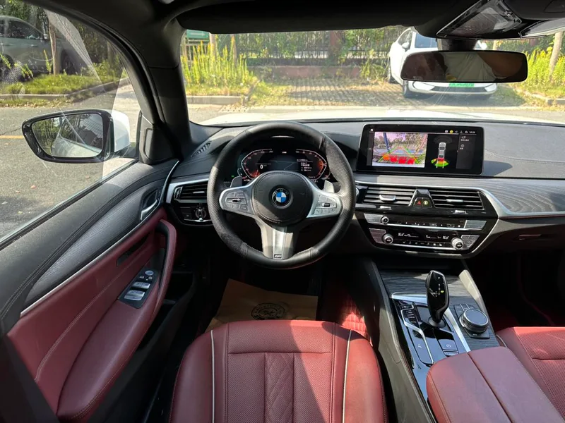 BMW 5 Series 2023 Restyling 530Li Leading Type M Sports suit interior photo 13 BMW 5 Series 2023 Restyling 530Li Leading Type M Sports suit interior photo 13