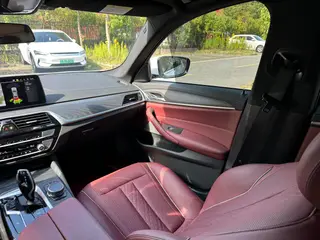 BMW 5 Series 2023 Restyling 530Li Leading Type M Sports suit interior photo 16 BMW 5 Series 2023 Restyling 530Li Leading Type M Sports suit interior photo 16
