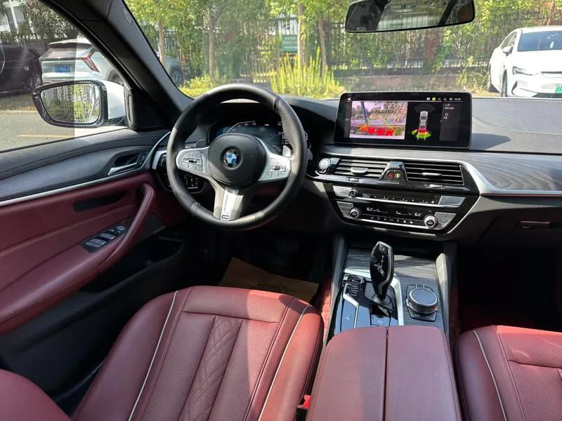 BMW 5 Series 2023 Restyling 530Li Leading Type M Sports suit interior photo 17 BMW 5 Series 2023 Restyling 530Li Leading Type M Sports suit interior photo 17