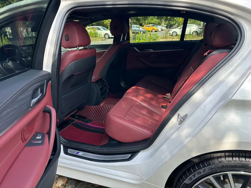 BMW 5 Series 2023 Restyling 530Li Leading Type M Sports suit interior photo 19 BMW 5 Series 2023 Restyling 530Li Leading Type M Sports suit interior photo 19