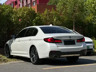 BMW 5 Series 2023 Restyling 530Li Leading Type M Sports suit interior photo 20 BMW 5 Series 2023 Restyling 530Li Leading Type M Sports suit interior photo 20