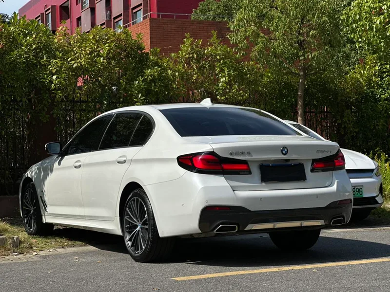 BMW 5 Series 2023 Restyling 530Li Leading Type M Sports suit interior photo 20 BMW 5 Series 2023 Restyling 530Li Leading Type M Sports suit interior photo 20