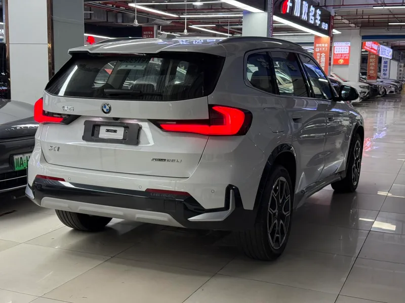 BMW X1 2025 sDrive25Li X Design Suit exterior photo 5 BMW X1 2025 sDrive25Li X Design Suit exterior photo 5