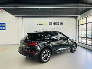 Audi Q5L 2023 40T Deluxe Dynamic interior photo 16 Audi Q5L 2023 40T Deluxe Dynamic interior photo 16