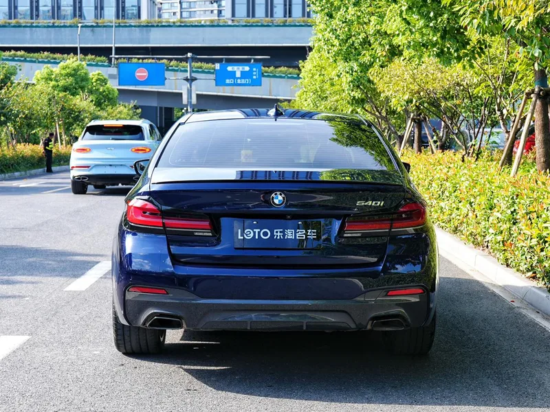 BMW 5 Series 2022 540i Version mode M Ensemble de sport extérieur photo 5 BMW 5 Series 2022 540i Version mode M Ensemble de sport extérieur photo 5
