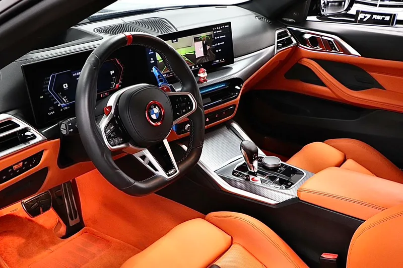 BMW M4 2024 M4 Coupe Thunder Edition interior photo 12 BMW M4 2024 M4 Coupe Thunder Edition interior photo 12
