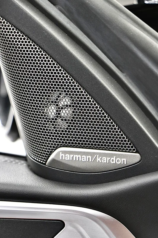 BMW M4 2024 M4 Coupe Thunder Edition interior photo 19 BMW M4 2024 M4 Coupe Thunder Edition interior photo 19