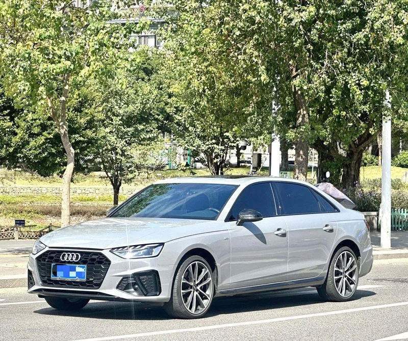 Audi A4L 2025 200 10,000-vehicle Enjoyment Edition 40 TFSI Deluxe Dynamic exterior photo 1 Audi A4L 2025 200 10,000-vehicle Enjoyment Edition 40 TFSI Deluxe Dynamic exterior photo 1