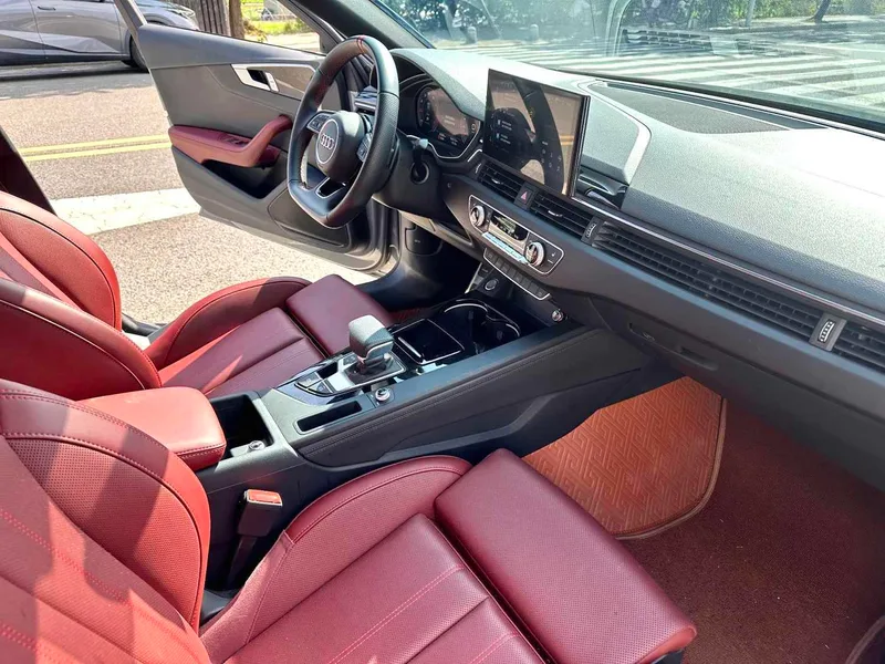 Audi A4L 2025 200 10,000-vehicle Enjoyment Edition 40 TFSI Deluxe Dynamic exterior photo 3 Audi A4L 2025 200 10,000-vehicle Enjoyment Edition 40 TFSI Deluxe Dynamic exterior photo 3
