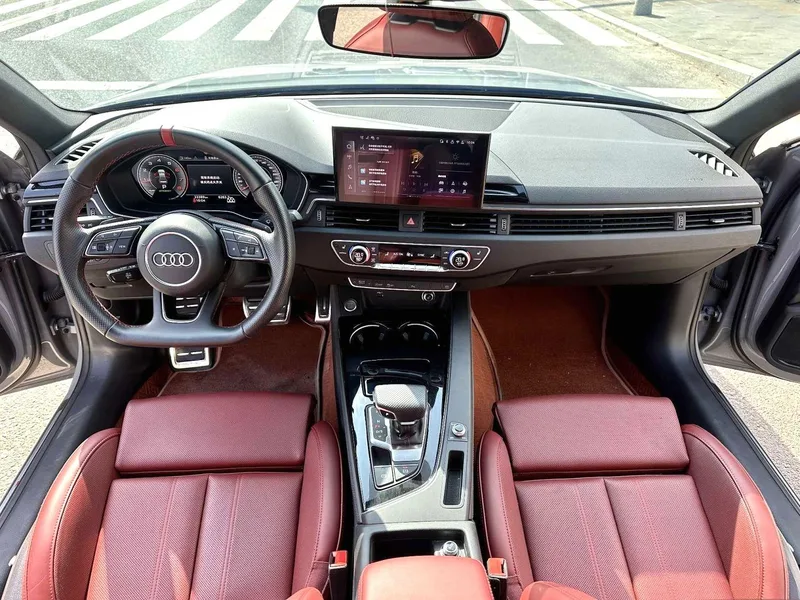 Audi A4L 2025 200 10,000-vehicle Enjoyment Edition 40 TFSI Deluxe Dynamic interior photo 6 Audi A4L 2025 200 10,000-vehicle Enjoyment Edition 40 TFSI Deluxe Dynamic interior photo 6