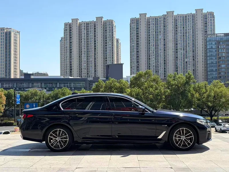BMW 5 Series 2022 Second change 535Le M Sports suit exterior photo 4 BMW 5 Series 2022 Second change 535Le M Sports suit exterior photo 4