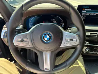 BMW 5 Series 2022 Second change 535Le M Sports suit interior photo 13 BMW 5 Series 2022 Second change 535Le M Sports suit interior photo 13