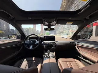 BMW 5 Series 2022 Second change 535Le M Sports suit interior photo 16 BMW 5 Series 2022 Second change 535Le M Sports suit interior photo 16