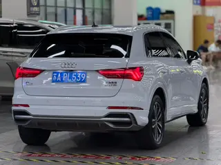 Audi Q3 2022 35 TFSI Aggressive and dynamic exterior photo 4 Audi Q3 2022 35 TFSI Aggressive and dynamic exterior photo 4