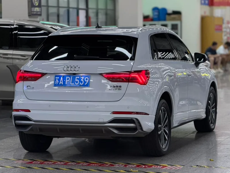 Audi Q3 2022 35 TFSI Aggressive and dynamic exterior photo 4 Audi Q3 2022 35 TFSI Aggressive and dynamic exterior photo 4