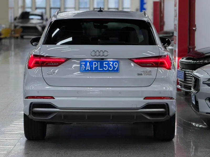 Audi Q3 2022 35 TFSI Aggressive and dynamic exterior photo 5 Audi Q3 2022 35 TFSI Aggressive and dynamic exterior photo 5