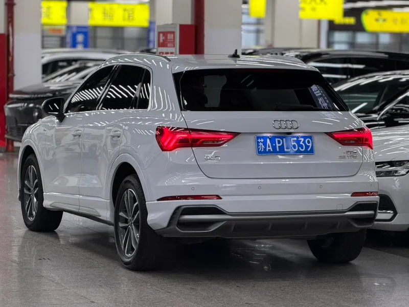 Audi Q3 2022 35 TFSI Aggressive and dynamic exterior photo 6 Audi Q3 2022 35 TFSI Aggressive and dynamic exterior photo 6