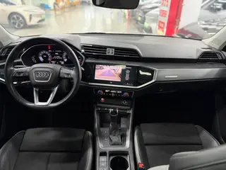 Audi Q3 2022 35 TFSI Aggressive and dynamic interior photo 11 Audi Q3 2022 35 TFSI Aggressive and dynamic interior photo 11