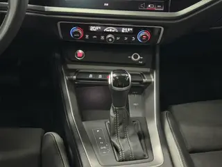 Audi Q3 2022 35 TFSI Aggressive and dynamic interior photo 12 Audi Q3 2022 35 TFSI Aggressive and dynamic interior photo 12