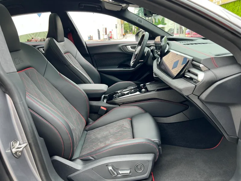 Audi A5L Sportback 2026 2.0TFSI quattro 150kW First Limited Edition interior photo 12 Audi A5L Sportback 2026 2.0TFSI quattro 150kW First Limited Edition interior photo 12