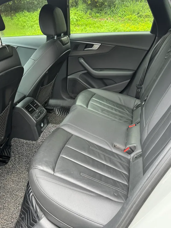 Audi A4 2021 allroad quattro Explore Home interior photo 8