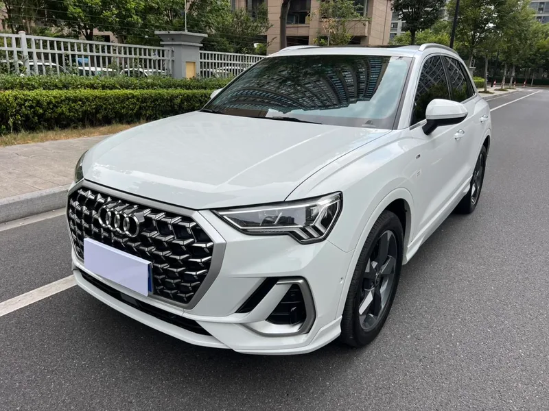 Audi Q3 2024 35 TFSI Fashion dynamic type exterior photo 1 Audi Q3 2024 35 TFSI Fashion dynamic type exterior photo 1