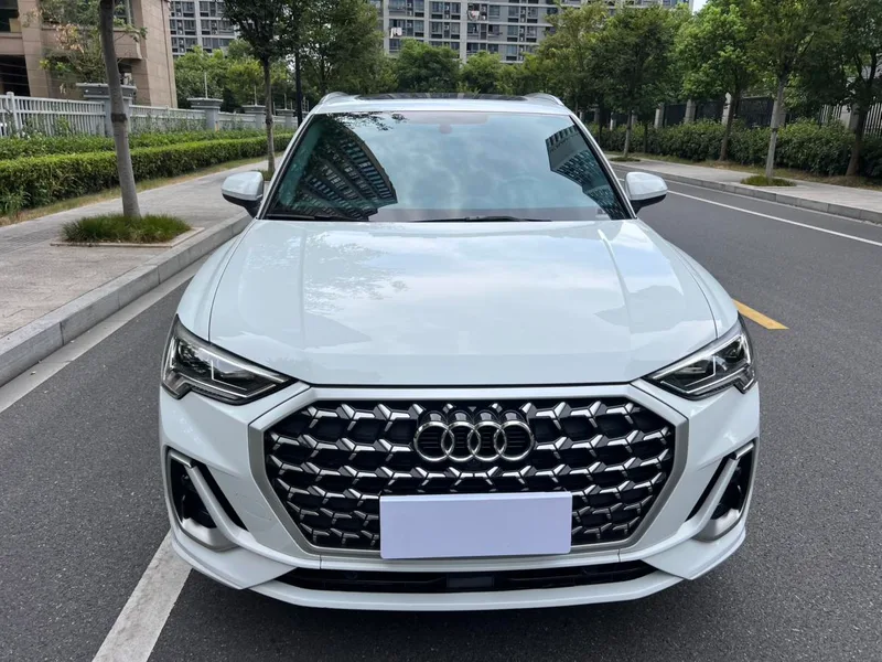 Audi Q3 2024 35 TFSI Fashion dynamic type exterior photo 2 Audi Q3 2024 35 TFSI Fashion dynamic type exterior photo 2