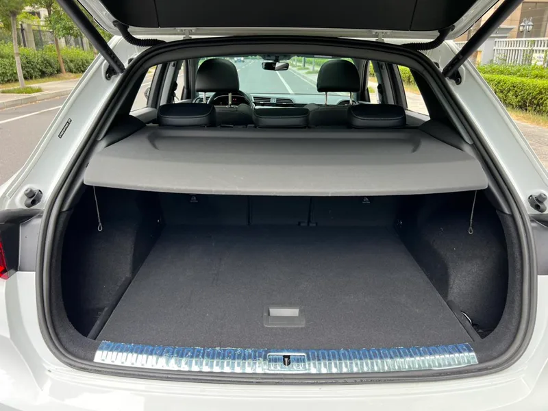 Audi Q3 2024 35 TFSI Fashion dynamic type interior photo 14 Audi Q3 2024 35 TFSI Fashion dynamic type interior photo 14