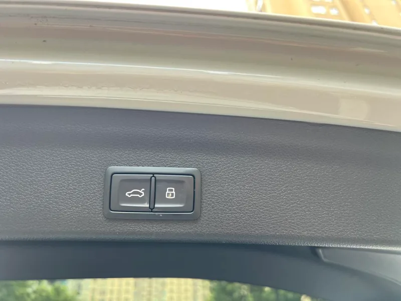 Audi Q3 2024 35 TFSI Fashion dynamic type interior photo 16 Audi Q3 2024 35 TFSI Fashion dynamic type interior photo 16