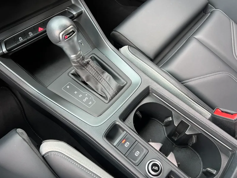 Audi Q3 2024 35 TFSI Fashion dynamic type interior photo 20 Audi Q3 2024 35 TFSI Fashion dynamic type interior photo 20