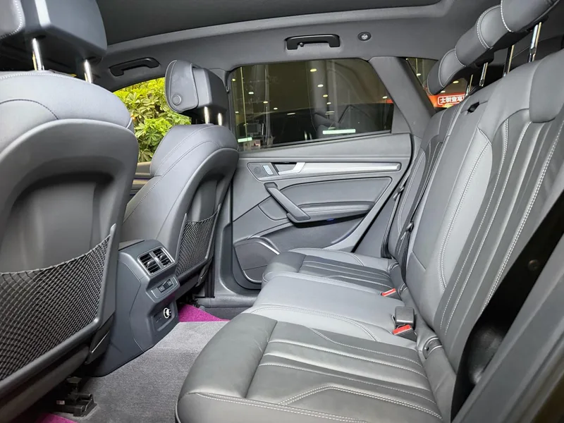 Audi Q5L 2024 40TFSI Deluxe Dynamic interior photo 11 Audi Q5L 2024 40TFSI Deluxe Dynamic interior photo 11