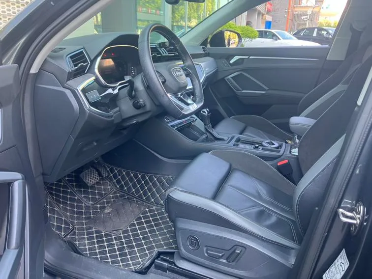 Audi Q3 Sportback 2022 40 TFSI Fashionable interior photo 7 Audi Q3 Sportback 2022 40 TFSI Fashionable interior photo 7