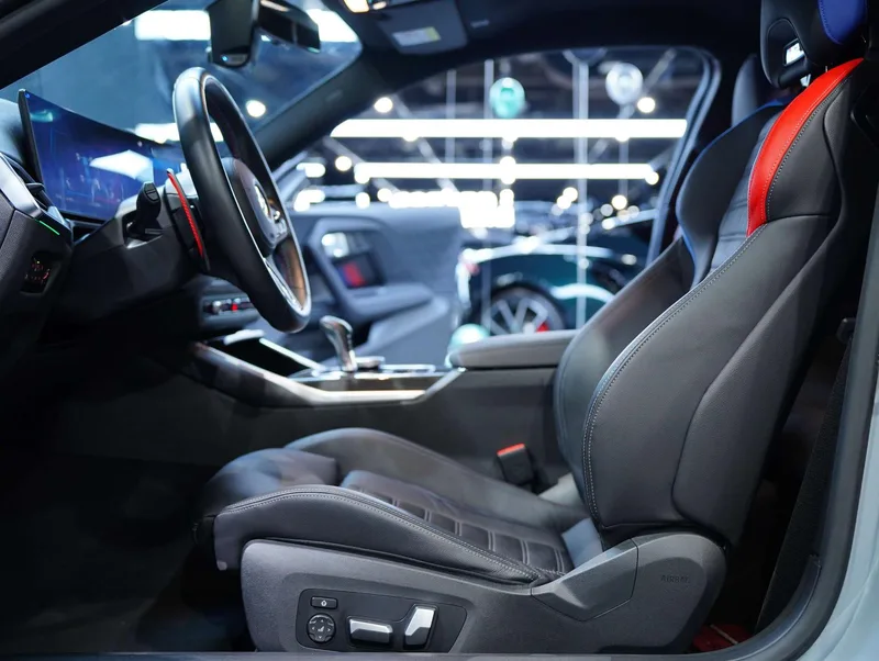 BMW M2 2023 M2 Coupé interior foto 15 BMW M2 2023 M2 Coupé interior foto 15