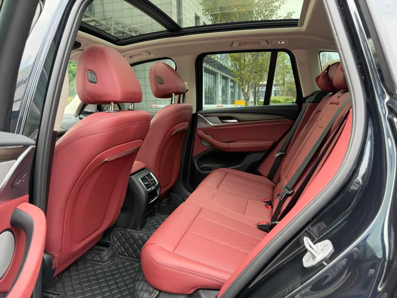 BMW X3 2023 xDrive30i Leading Type M Obsidian Night Suit interior photo 7 BMW X3 2023 xDrive30i Leading Type M Obsidian Night Suit interior photo 7