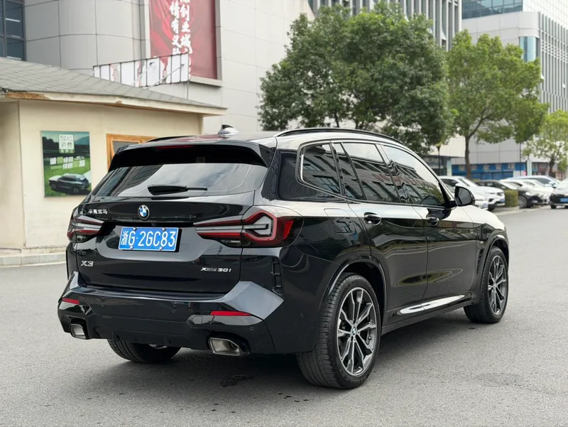 BMW X3 2023 xDrive30i Leading Type M Obsidian Night Suit interior photo 11 BMW X3 2023 xDrive30i Leading Type M Obsidian Night Suit interior photo 11