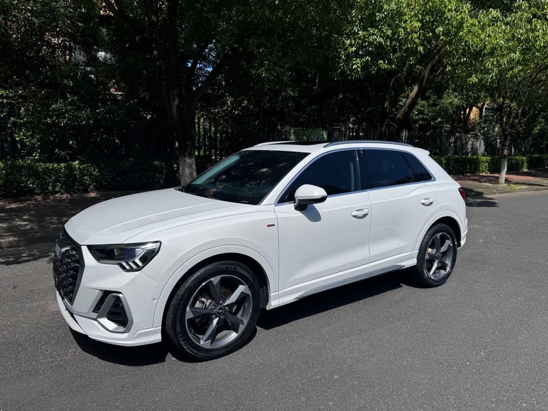 Audi Q3 2022 35 TFSI Tipo dinámico de moda exterior foto 1 Audi Q3 2022 35 TFSI Tipo dinámico de moda exterior foto 1