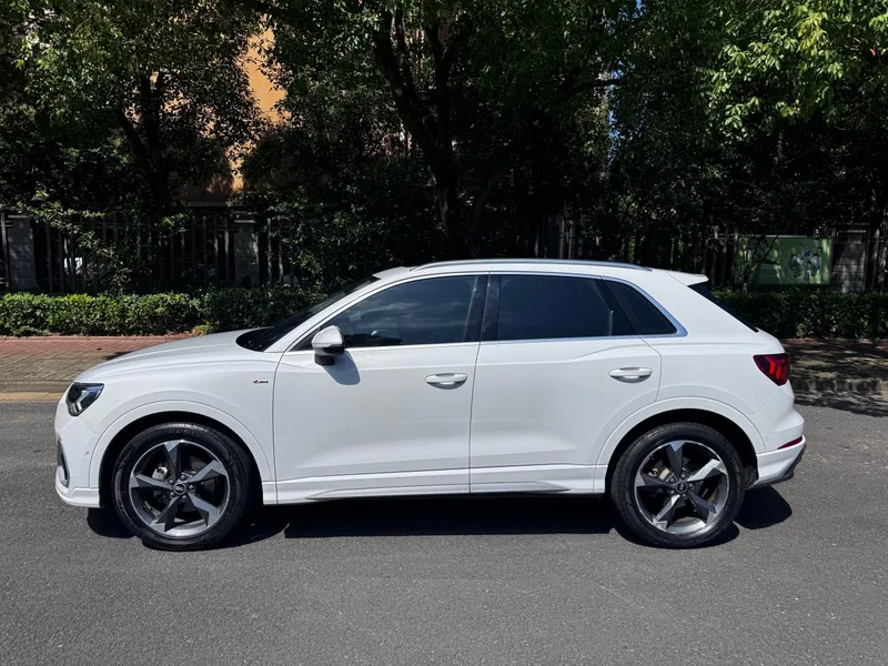 Audi Q3 2022 35 TFSI Tipo dinámico de moda exterior foto 3 Audi Q3 2022 35 TFSI Tipo dinámico de moda exterior foto 3
