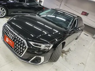 Audi A8 2023 A8L 55 TFSI quattro Modelo insignia exterior foto 1 Audi A8 2023 A8L 55 TFSI quattro Modelo insignia exterior foto 1