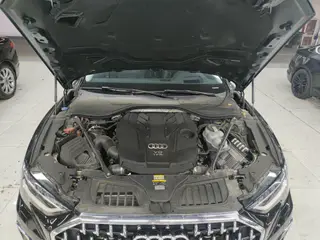 Audi A8 2023 A8L 55 TFSI quattro Modelo insignia exterior foto 2 Audi A8 2023 A8L 55 TFSI quattro Modelo insignia exterior foto 2