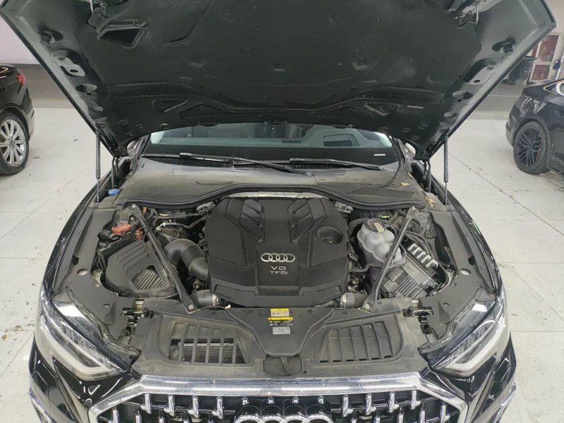 Audi A8 2023 A8L 55 TFSI quattro Modelo insignia exterior foto 2 Audi A8 2023 A8L 55 TFSI quattro Modelo insignia exterior foto 2